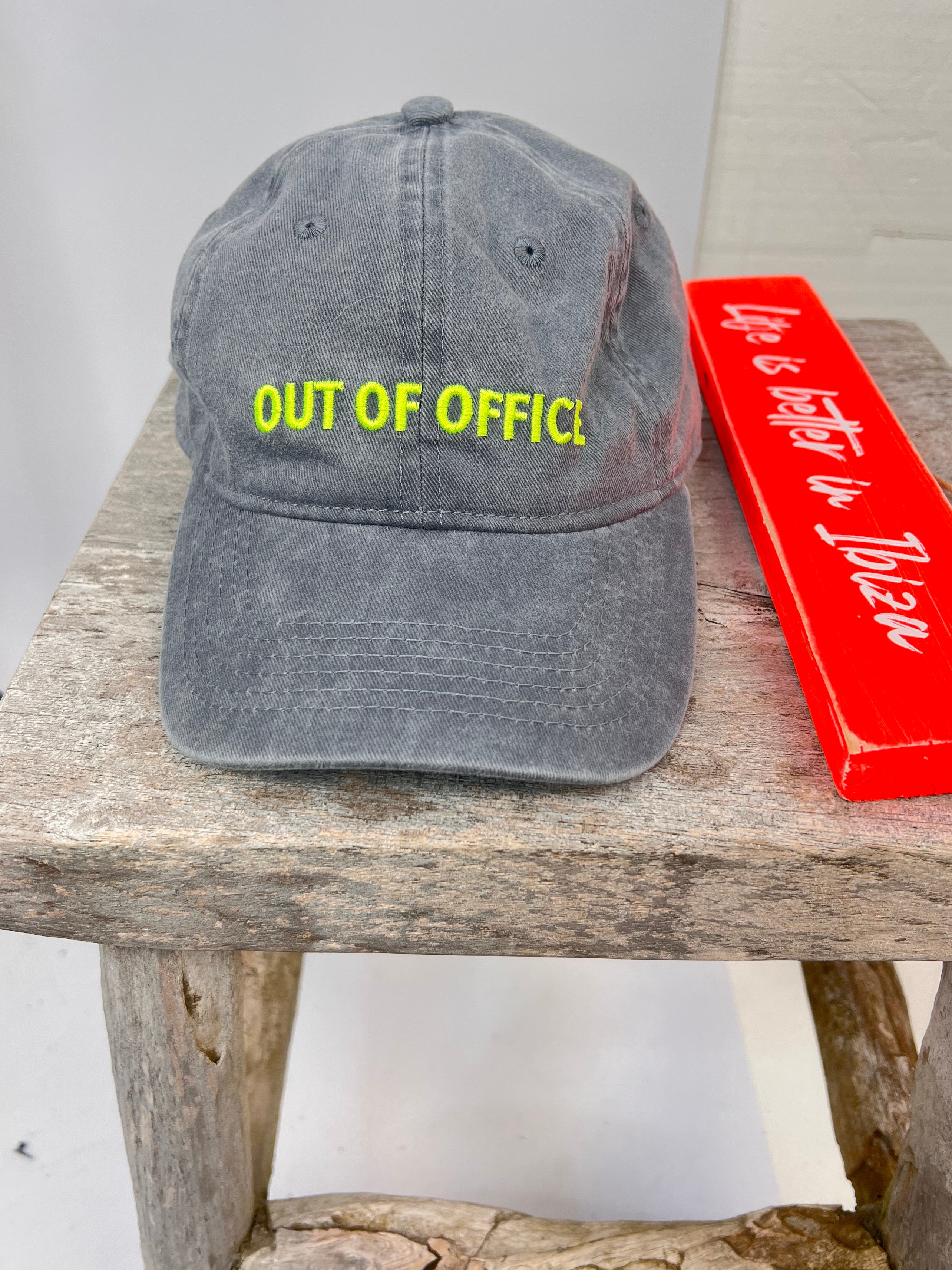Cappy grau | Out of office Stickerei