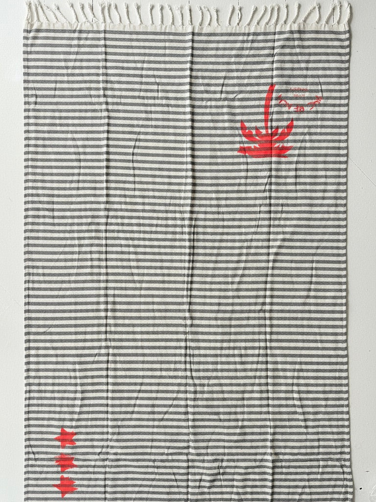 Strandtuch anthrazit/beige gestreift | mit Print in neonorange