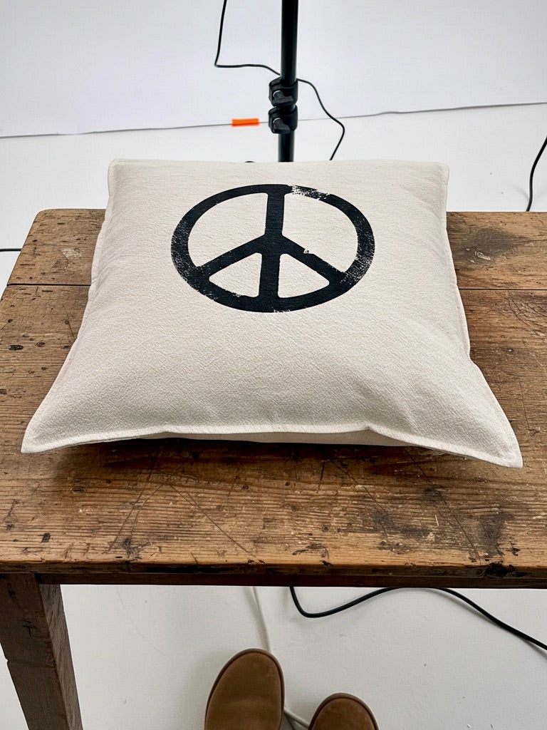 Leinenkissen ecru | Print mit Peace
