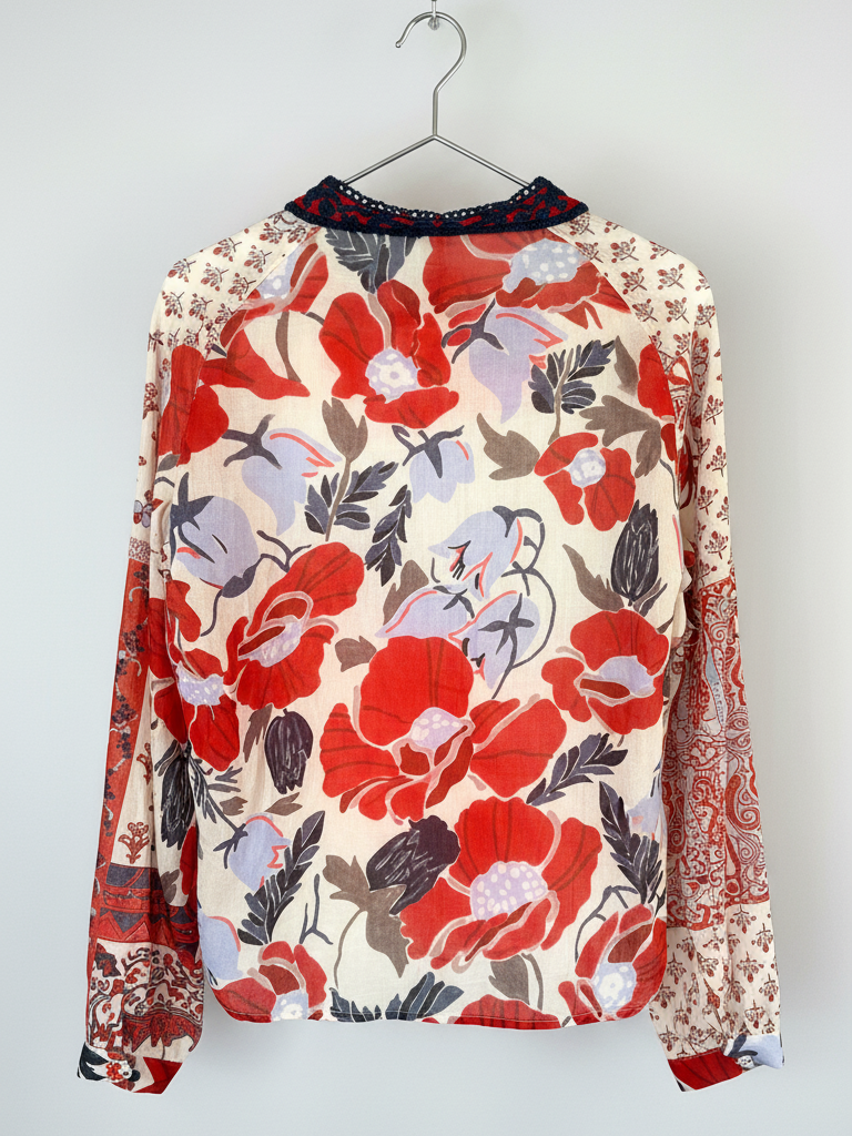 Lieblingsommerbluse Blumen | rot blau, Häkelkragen