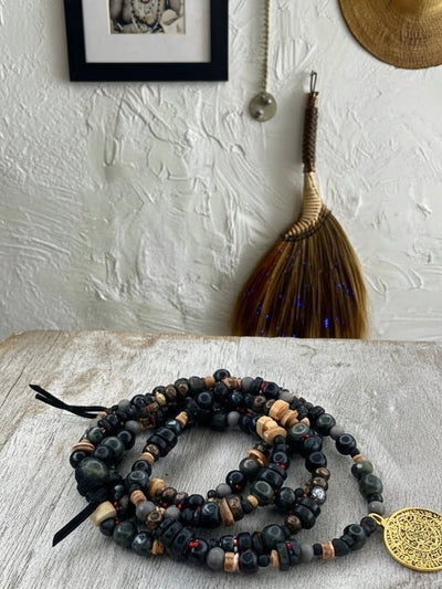 Hippiekette Burriana | Holzperlen schwarz, gold